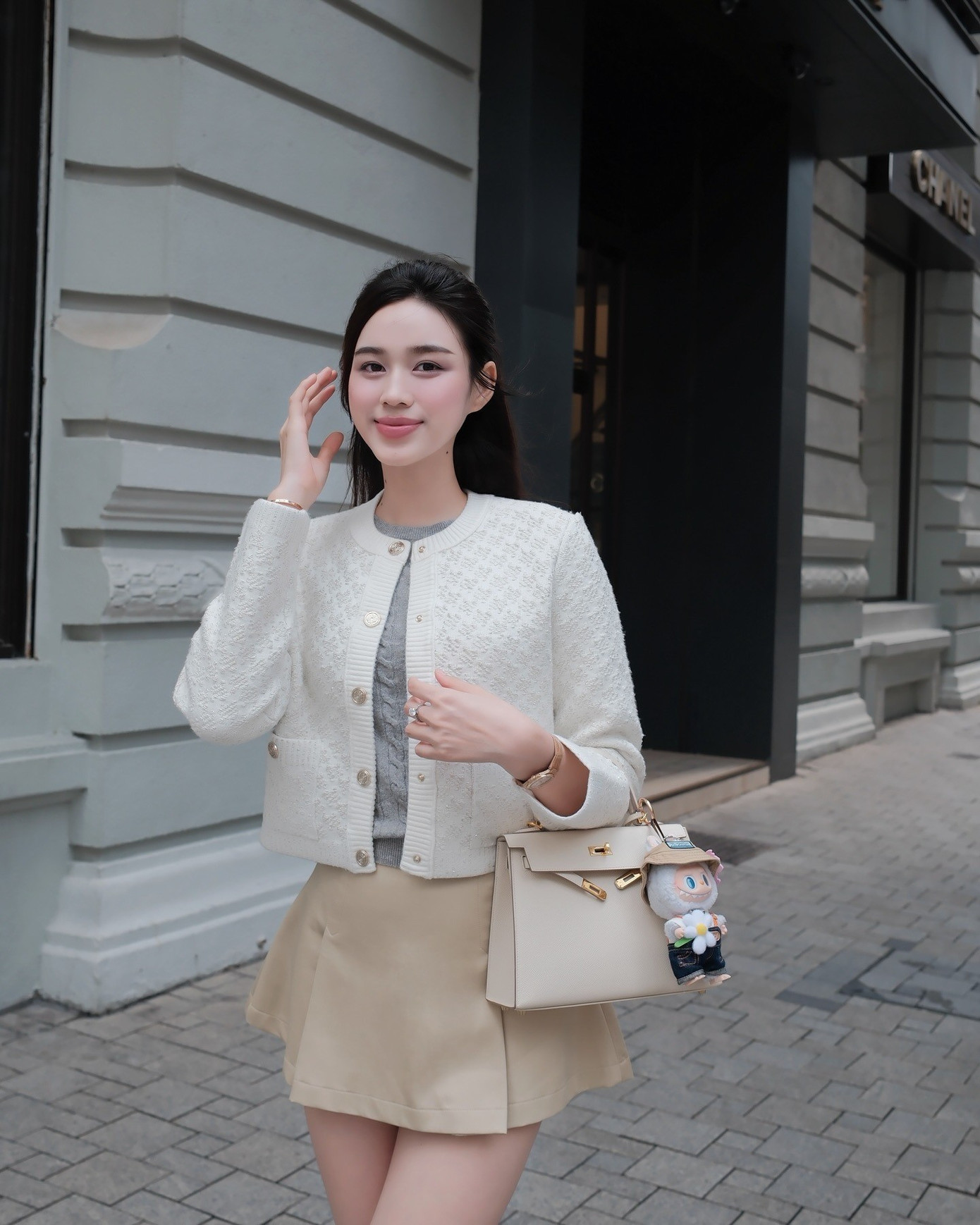 Hoa hậu Đỗ Thị Hà gia nhập hội mỹ nhân có đồng hồ đắt giá nhất V-Biz?- Ảnh 8.