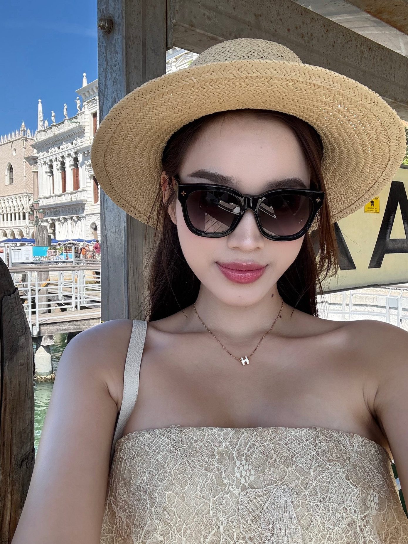Hoa hậu Đỗ Thị Hà gia nhập hội mỹ nhân có đồng hồ đắt giá nhất V-Biz?- Ảnh 5.