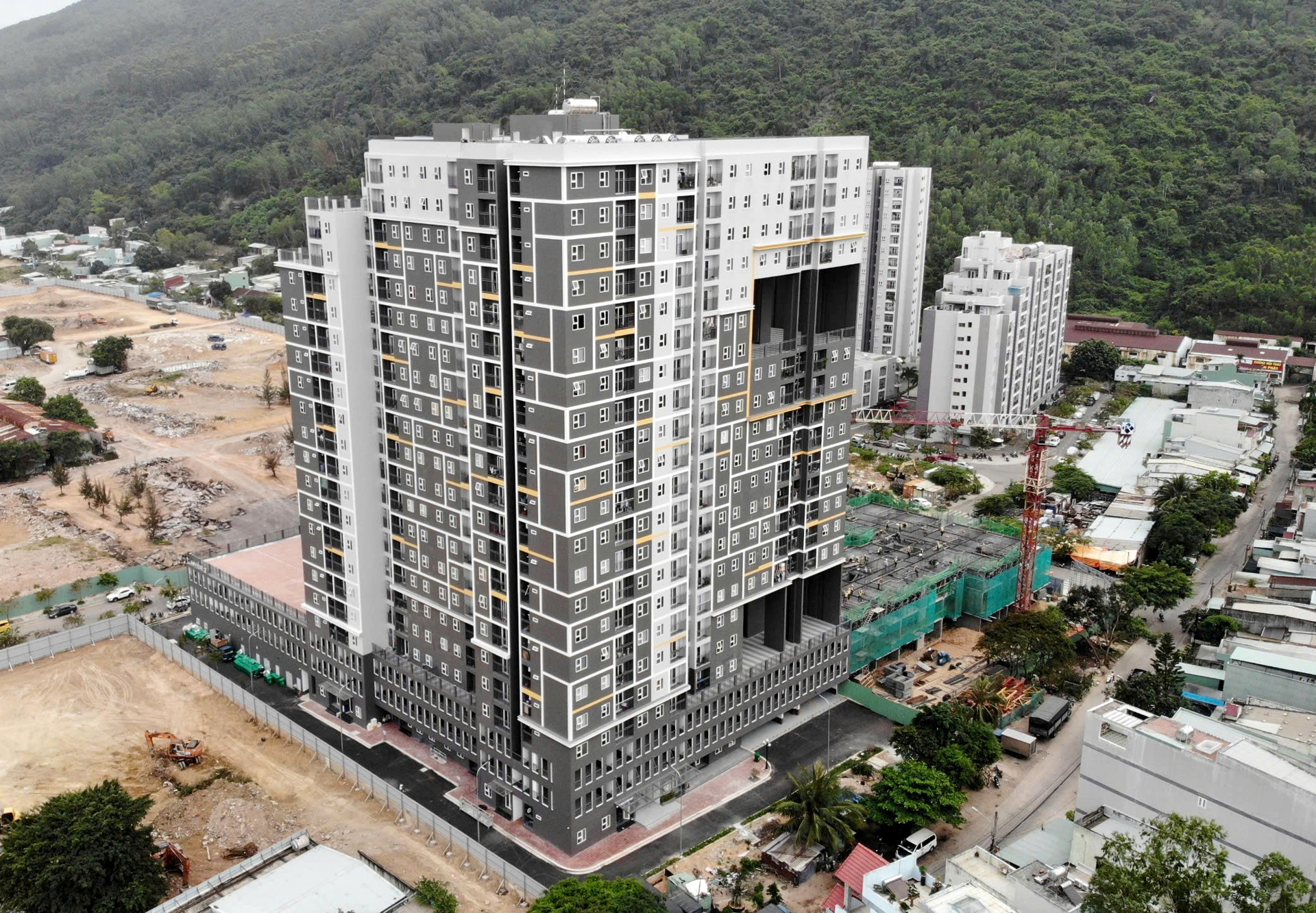 Gia Lai bố trí 5.700 m2 đất xây dựng nhà ở xã hội cho công an- Ảnh 1. Gia Lai bố trí 5.700 m2 đất xây dựng nhà ở xã hội cho công an- Ảnh 1.