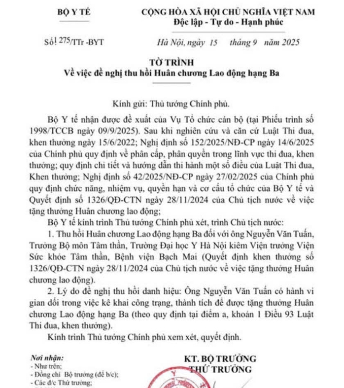 Bộ Y tế đề nghị thu hồi Huân chương Lao động hạng Ba của ông Nguyễn Văn Tuấn- Ảnh 1. Bộ Y tế đề nghị thu hồi Huân chương Lao động hạng Ba của ông Nguyễn Văn Tuấn- Ảnh 1.