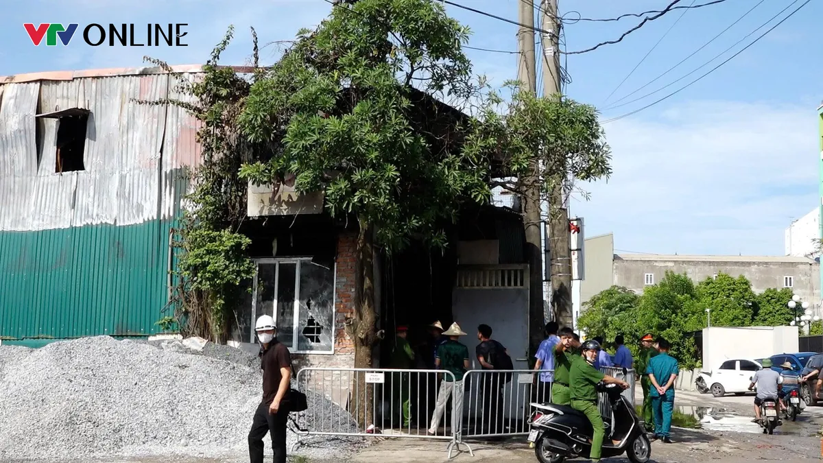 Công an công bố thông tin bất ngờ về vụ cháy khiến gia đình 4 người tử vong ở Hà Nội- Ảnh 3. Công an công bố thông tin bất ngờ về vụ cháy khiến gia đình 4 người tử vong ở Hà Nội- Ảnh 3.