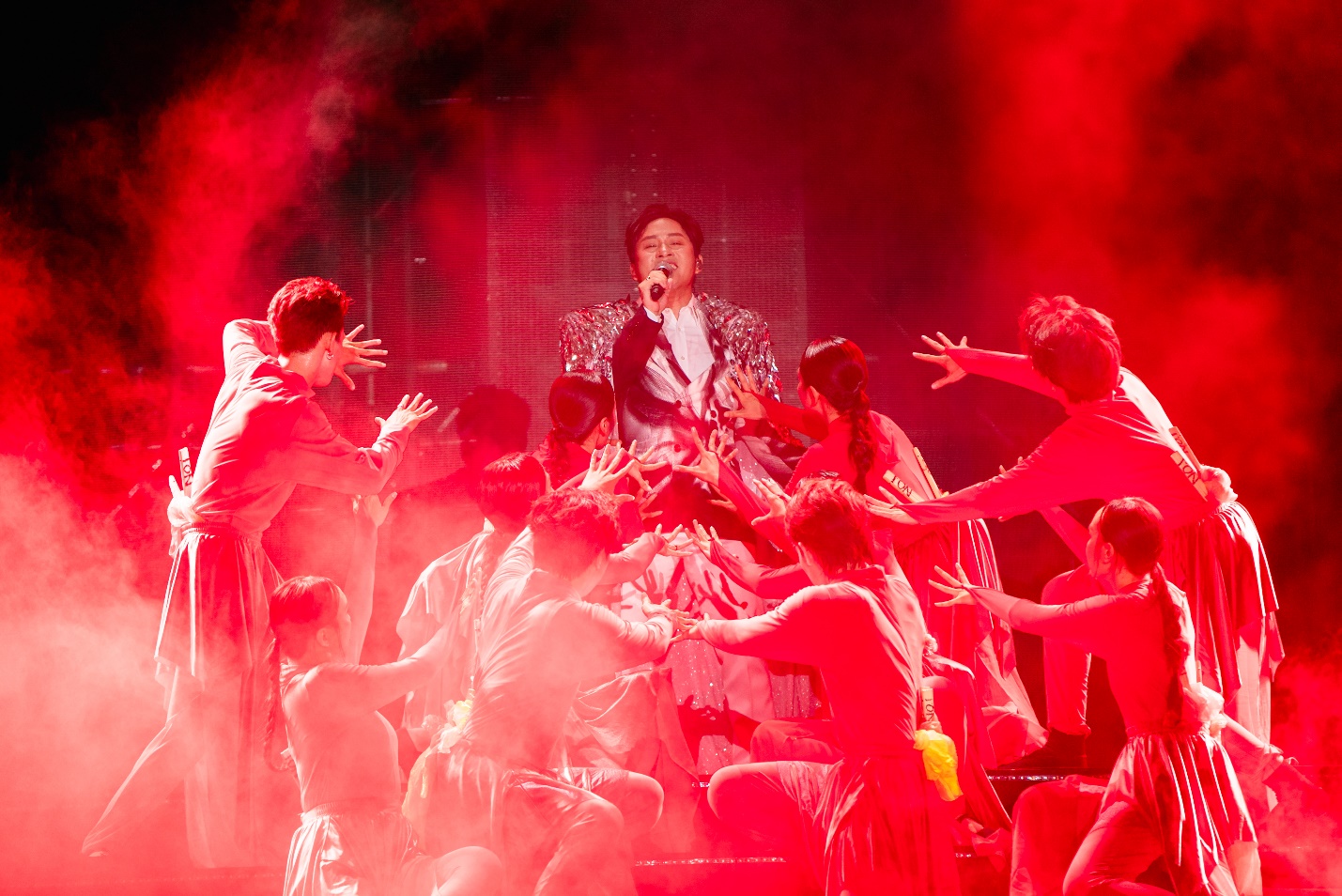 Hàng nghìn khán giả hòa trong không gian văn hóa nghệ thuật La Tiên Show – The Cội- Ảnh 2.