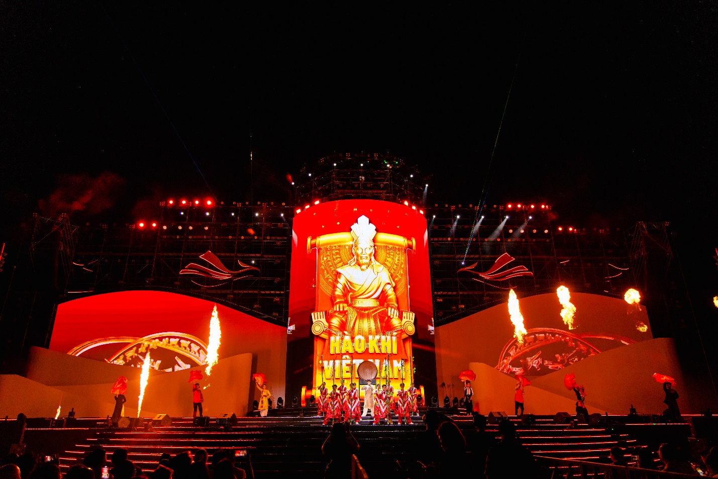 Hàng nghìn khán giả hòa trong không gian văn hóa nghệ thuật La Tiên Show – The Cội- Ảnh 4.