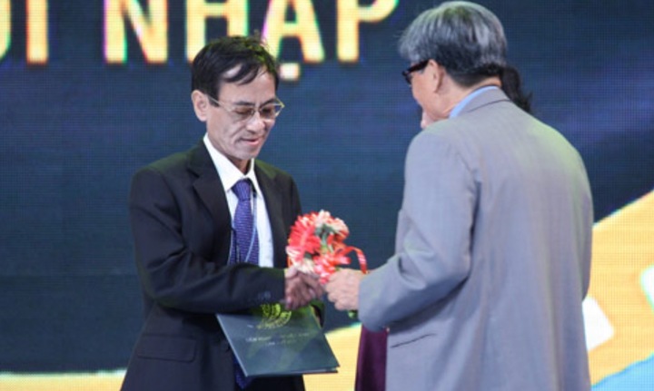 Cuộc đời thăng trầm của bác sĩ Hoa Súng trong 'Gặp nhau cuối tuần'- Ảnh 3.