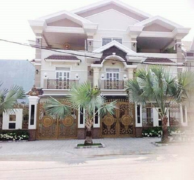 Nam ca sĩ có 3 căn nhà, vài miếng đất: Cưới vợ siêu mẫu có con riêng, 44 tuổi vẫn được mẹ chăm như em bé- Ảnh 6.