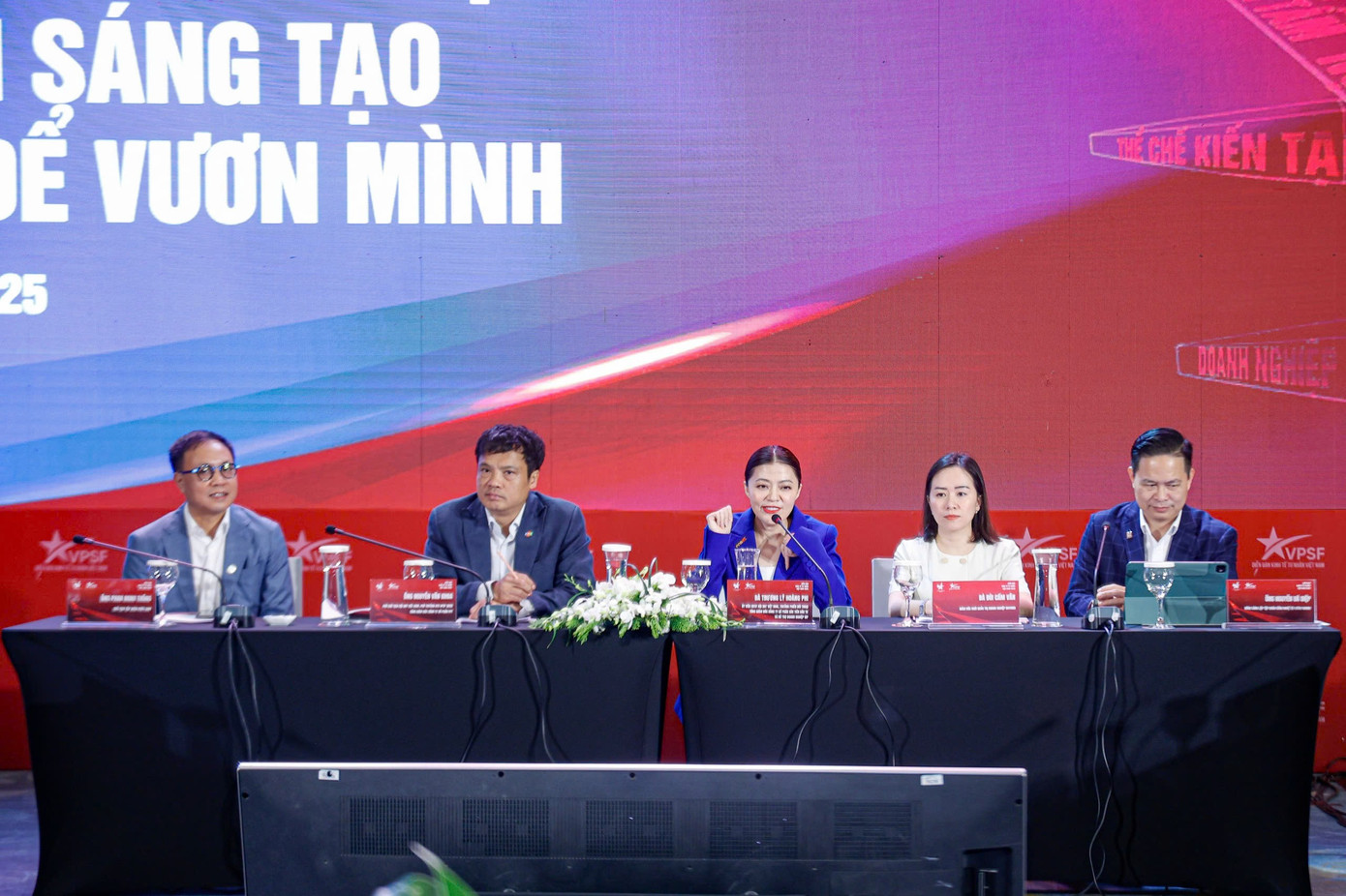 Nữ giám đốc nêu nghịch lý 9 tỷ USD của thị trường dược Việt Nam- Ảnh 1. Nữ giám đốc nêu nghịch lý 9 tỷ USD của thị trường dược Việt Nam- Ảnh 1.