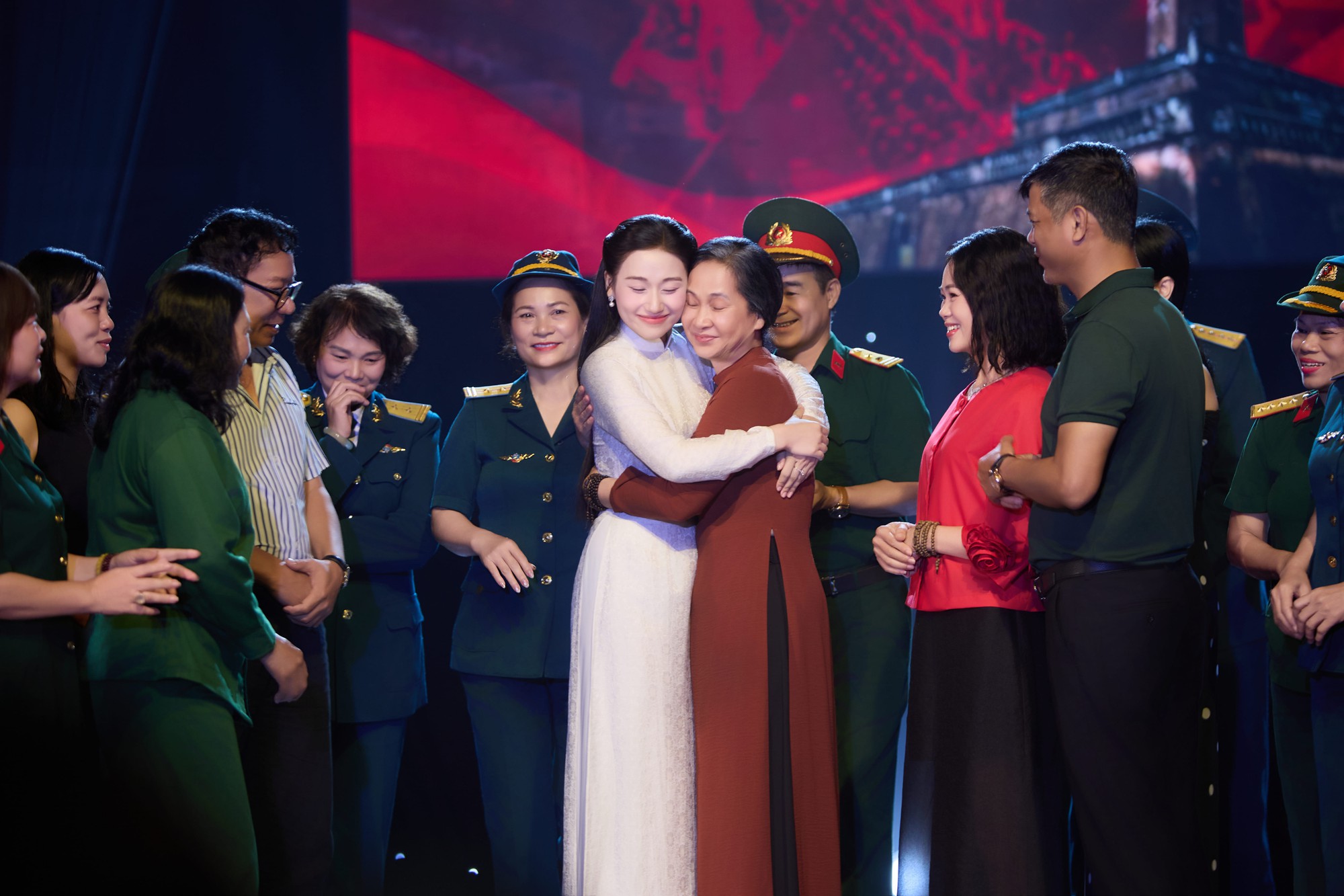 Quán quân Sao Mai 2022 tiết lộ: “Lần đầu đóng phim giờ vàng VTV, tôi khóc từ đầu đến cuối”- Ảnh 1.