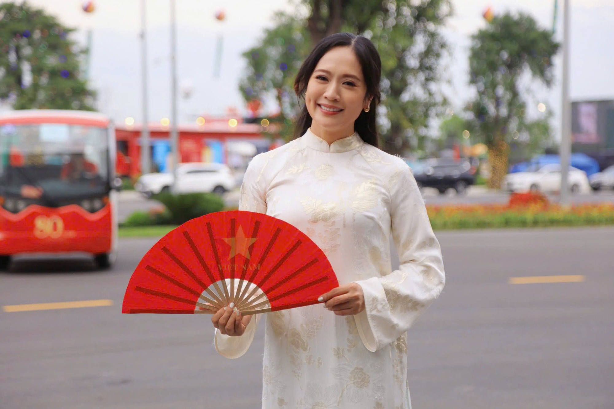 Vbiz kiếm đâu ra người thứ 2 hack tuổi thần sầu như mỹ nhân này, “cao thêm 10cm thì chắc chắn là Hoa hậu”- Ảnh 4. Vbiz kiếm đâu ra người thứ 2 hack tuổi thần sầu như mỹ nhân này, “cao thêm 10cm thì chắc chắn là Hoa hậu”- Ảnh 4.