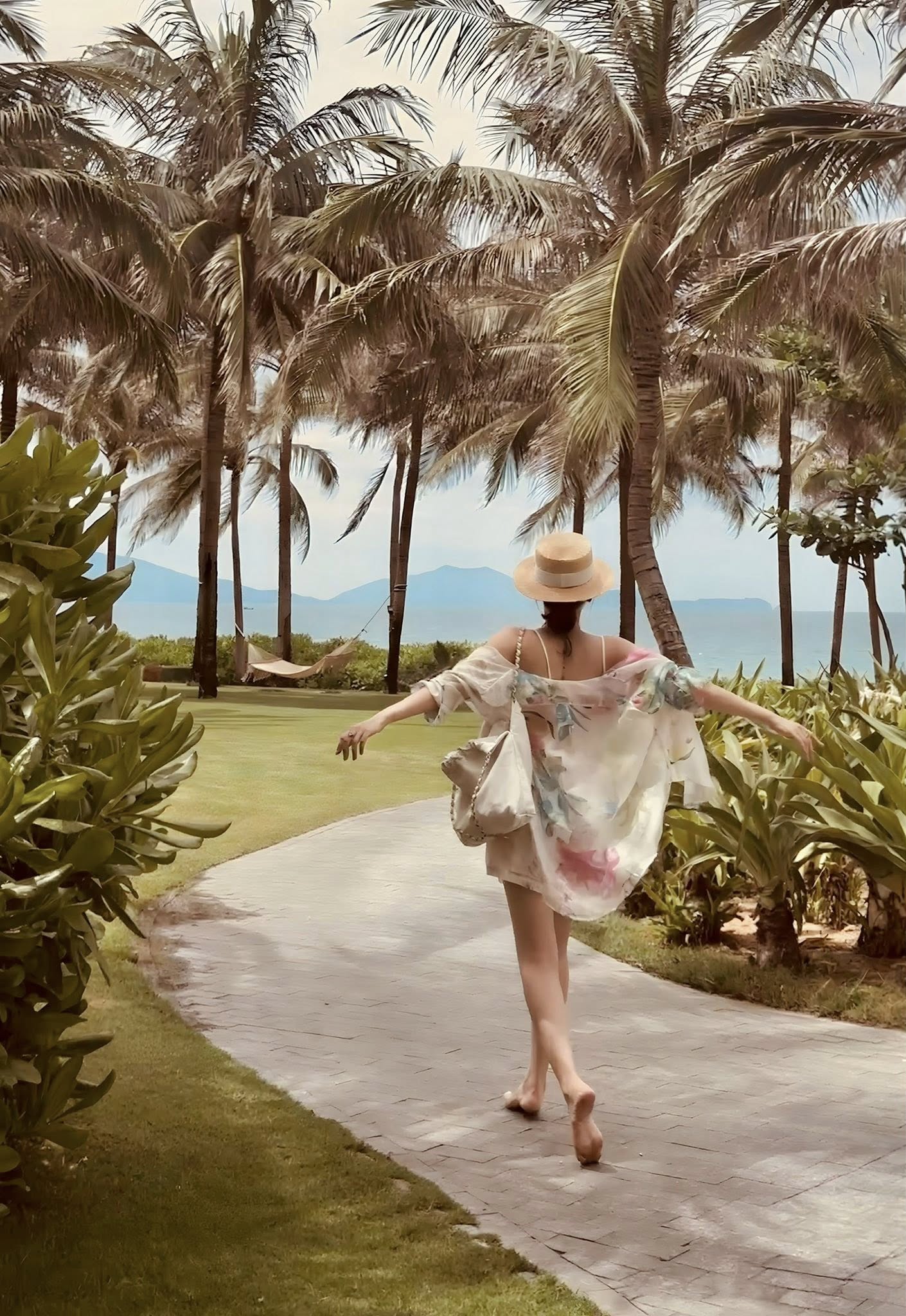 Bất ngờ với body siêu nóng bỏng của "nàng dâu tập đoàn nghìn tỷ", ai nhìn cũng khen vừa xinh vừa sang- Ảnh 7.