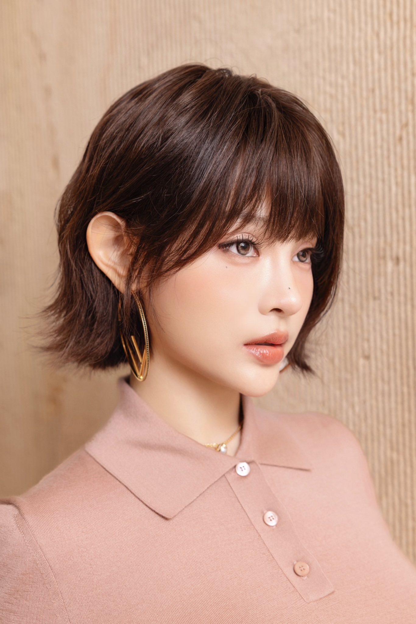 Hot girl Vbiz từ bỏ hào quang, lấy chồng đại gia, sống trong biệt thự trăm tỷ, U40 nhìn như chị gái của con trai- Ảnh 7. Hot girl Vbiz từ bỏ hào quang, lấy chồng đại gia, sống trong biệt thự trăm tỷ, U40 nhìn như chị gái của con trai- Ảnh 7.