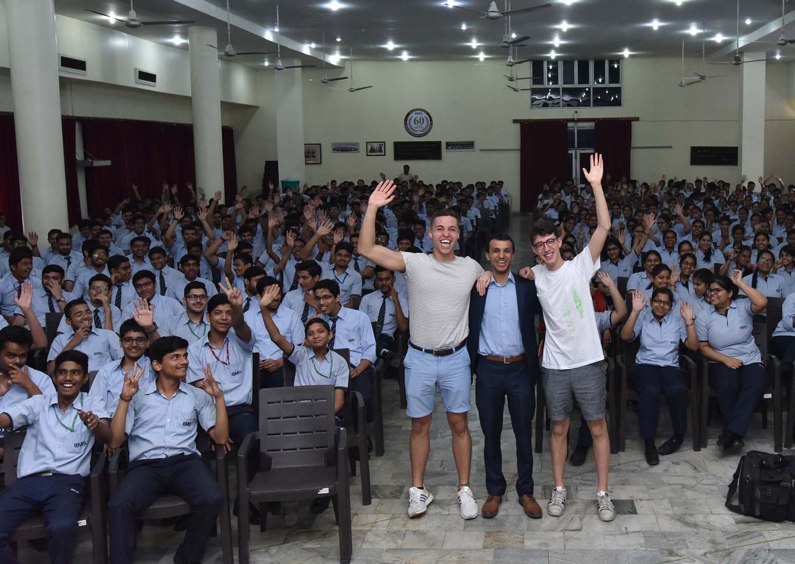 Ngôi trường đông học sinh nhất thế giới- Ảnh 7.