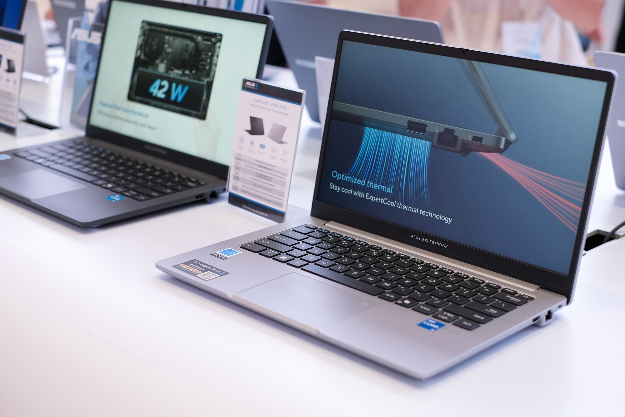 ASUS ra mắt dòng laptop Expert Series: Độ bền cao, tích hợp AI xịn sò- Ảnh 1.