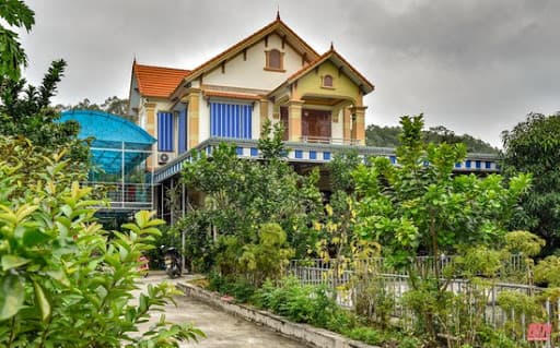 Hoa hậu Đỗ Thị Hà sửa nhà ở quê, vướng tin đồn sắp làm dâu hào môn- Ảnh 2.
