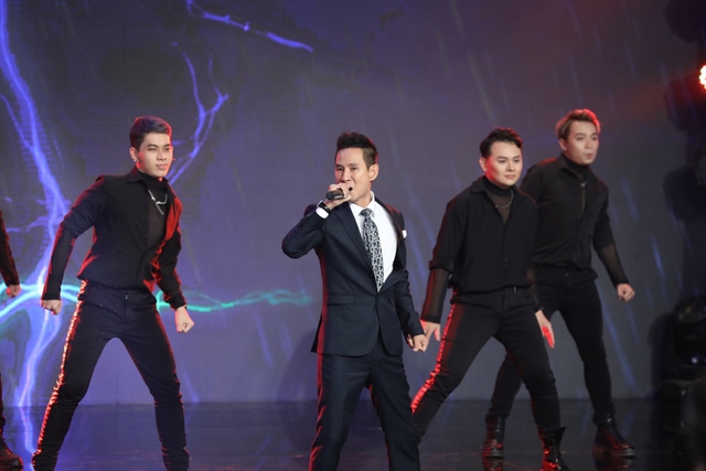 “Ông trùm” đắt show miền Tây chị em ai cũng mê: Từ cát-xê chỉ 15.000 đồng, nay kiếm nghìn tỷ như máy- Ảnh 4.