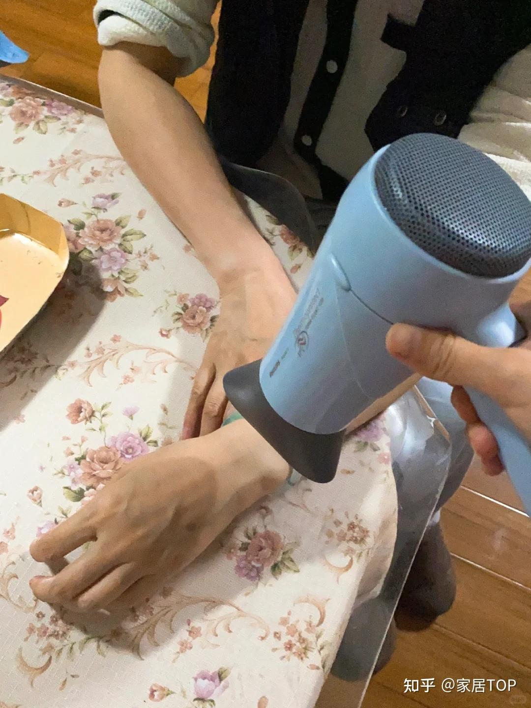 Dùng máy sấy tóc theo 7 cách “thần kỳ” này, chị em sẽ bất ngờ vì tiết kiệm được khối tiền- Ảnh 8. Dùng máy sấy tóc theo 7 cách “thần kỳ” này, chị em sẽ bất ngờ vì tiết kiệm được khối tiền- Ảnh 8.