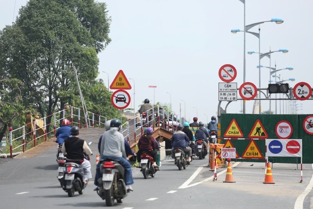 Chưa từng có tiền lệ ở Việt Nam: "Thần đèn" nâng cây cầu nặng 11.000 tấn lên cao thêm 1m, DN nào đứng sau?- Ảnh 5.