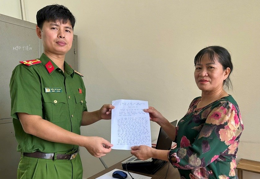 Chuyển khoản nhầm 200 triệu: Liên hệ ngân hàng nhưng không tìm được chủ tài khoản, người phụ nữ quyết định trình báo công an- Ảnh 1.