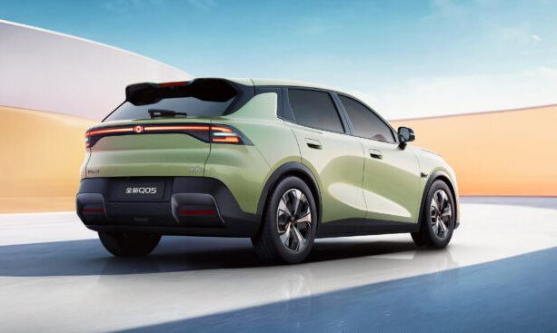 Ông trùm xe tải hợp tác xây nhà máy tại Việt Nam hé lộ mẫu SUV điện cỡ nhỏ: Một lần sạc đi hơn 500 km, giá khởi điểm từ 400 triệu đồng- Ảnh 1. Ông trùm xe tải hợp tác xây nhà máy tại Việt Nam hé lộ mẫu SUV điện cỡ nhỏ: Một lần sạc đi hơn 500 km, giá khởi điểm từ 400 triệu đồng- Ảnh 1.