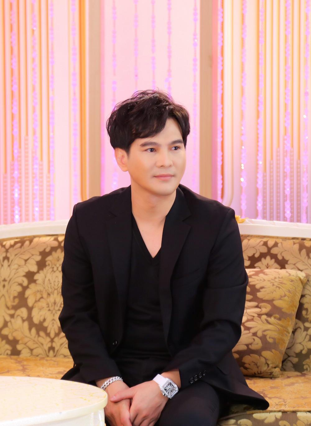 Ca sĩ đắt show hàng đầu miền Tây: Có biệt phủ 4.000m2 to nhất nhì An Giang, đổi xe xoành xoạch hơn 20 lần- Ảnh 2.