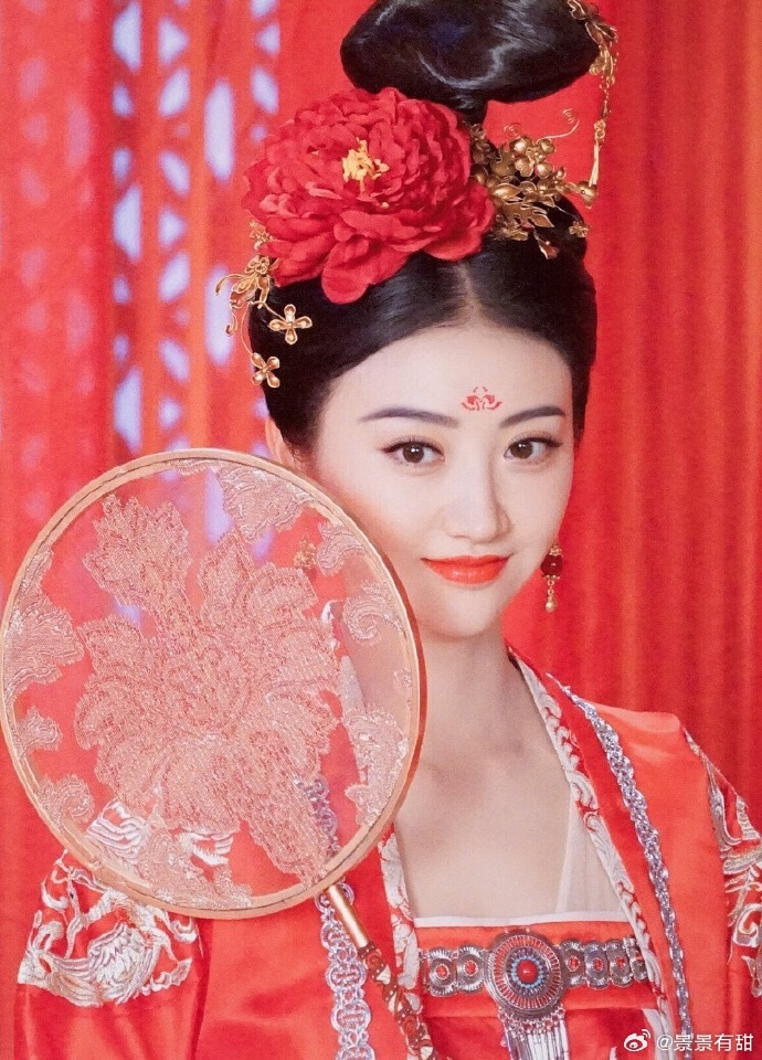 10 tân nương đẹp nhất Trung Quốc: Địch Lệ Nhiệt Ba xếp sau Dương Tử, hạng 1 nhan sắc thách thức cả showbiz- Ảnh 9. 10 tân nương đẹp nhất Trung Quốc: Địch Lệ Nhiệt Ba xếp sau Dương Tử, hạng 1 nhan sắc thách thức cả showbiz- Ảnh 9.