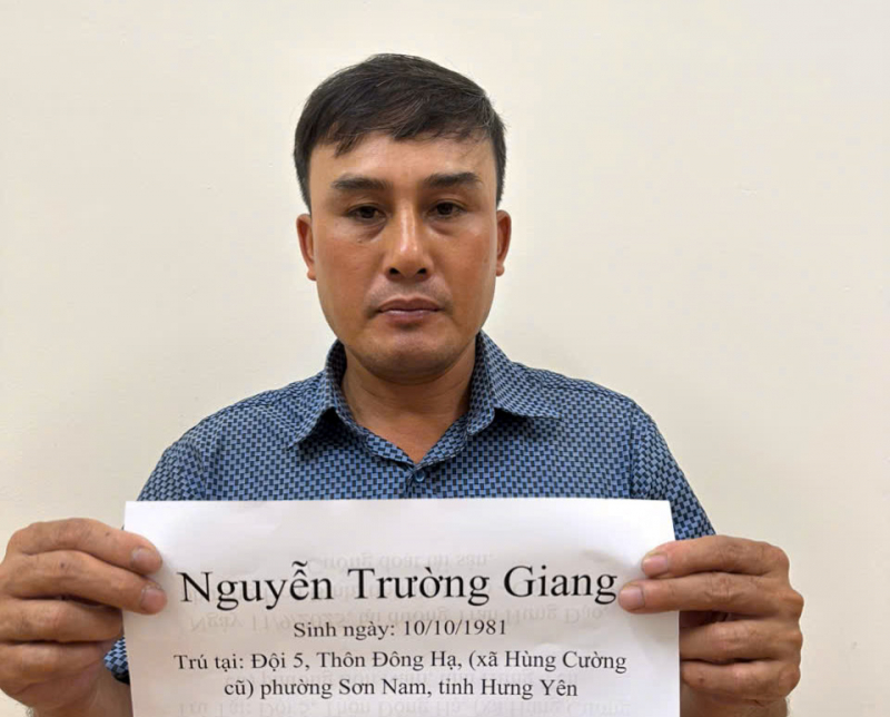 Tài xế "chặt chém" 2,5 triệu đồng cho quãng đường 70km: Từng có tiền án về tội cướp tài sản và cùng thủ đoạn- Ảnh 1. Tài xế "chặt chém" 2,5 triệu đồng cho quãng đường 70km: Từng có tiền án về tội cướp tài sản và cùng thủ đoạn- Ảnh 1.