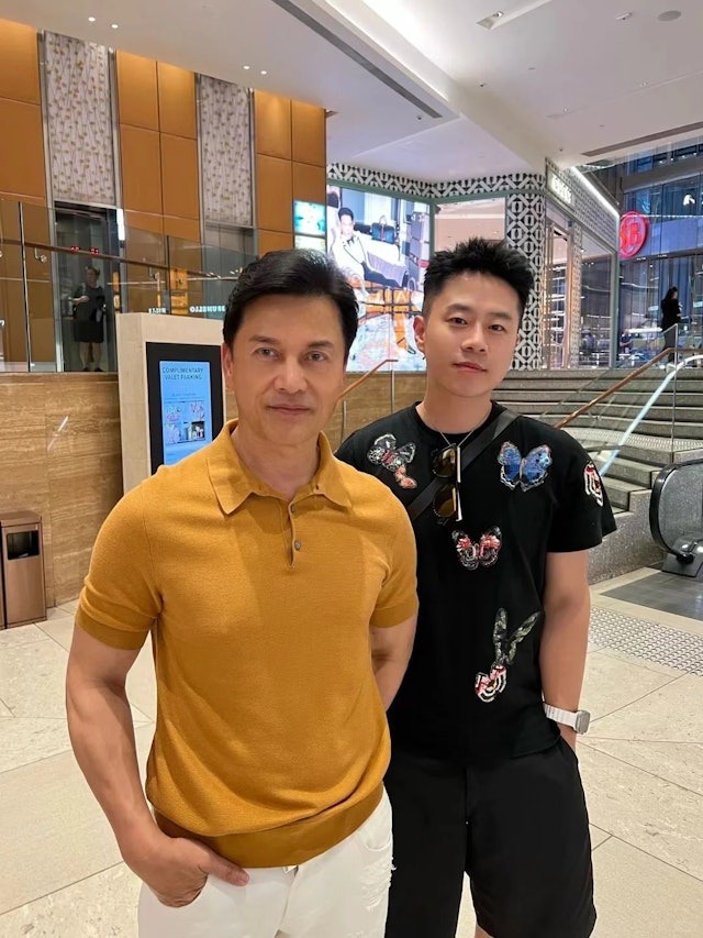 "Triển Chiêu" sinh ra ở Việt Nam: 3 đời vợ đều toàn mỹ nhân, giờ thành "tỷ phú không tuổi" khét tiếng Cbiz- Ảnh 16. "Triển Chiêu" sinh ra ở Việt Nam: 3 đời vợ đều toàn mỹ nhân, giờ thành "tỷ phú không tuổi" khét tiếng Cbiz- Ảnh 16.