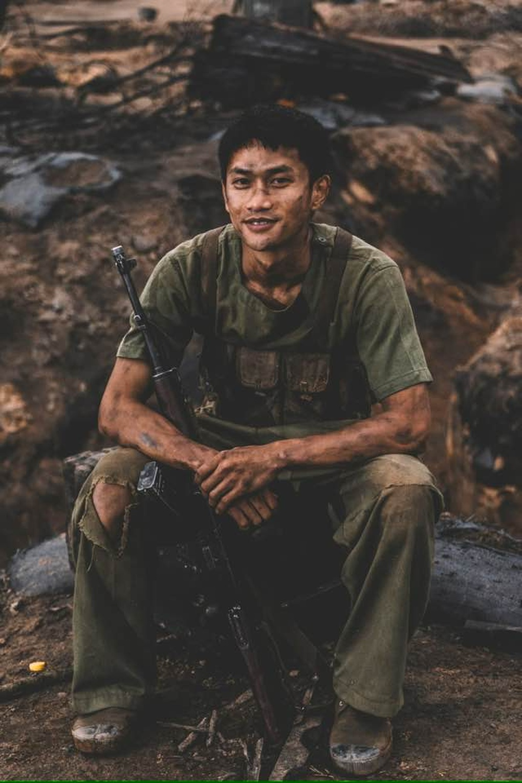 Nam diễn viên từ chối đóng Mưa Đỏ vì không có tiền mua vé máy bay, giờ thành ngôi sao triệu view làm gì cũng hot- Ảnh 2. Nam diễn viên từ chối đóng Mưa Đỏ vì không có tiền mua vé máy bay, giờ thành ngôi sao triệu view làm gì cũng hot- Ảnh 2.