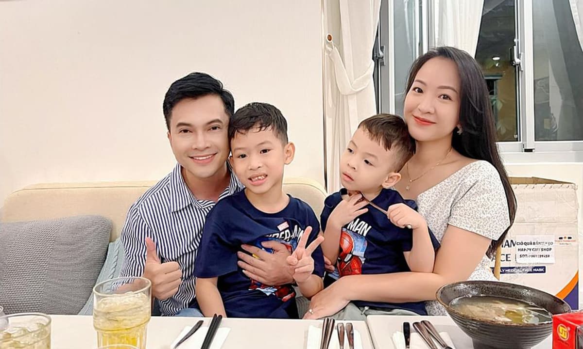 Nam ca sĩ sở hữu 3 bằng đại học và hôn nhân viên mãn với vợ là hot girl ngân hàng, con nhà giàu- Ảnh 3.