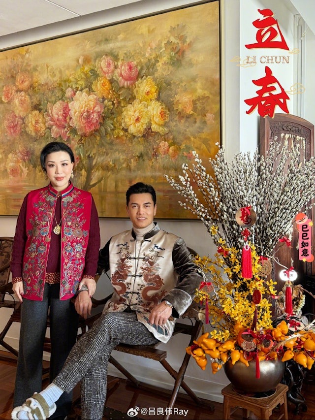 "Triển Chiêu" sinh ra ở Việt Nam: 3 đời vợ đều toàn mỹ nhân, giờ thành "tỷ phú không tuổi" khét tiếng Cbiz- Ảnh 10. "Triển Chiêu" sinh ra ở Việt Nam: 3 đời vợ đều toàn mỹ nhân, giờ thành "tỷ phú không tuổi" khét tiếng Cbiz- Ảnh 10.