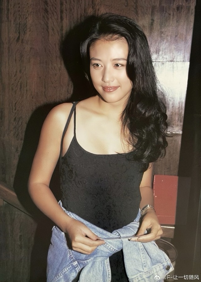 "Triển Chiêu" sinh ra ở Việt Nam: 3 đời vợ đều toàn mỹ nhân, giờ thành "tỷ phú không tuổi" khét tiếng Cbiz- Ảnh 5. "Triển Chiêu" sinh ra ở Việt Nam: 3 đời vợ đều toàn mỹ nhân, giờ thành "tỷ phú không tuổi" khét tiếng Cbiz- Ảnh 5.