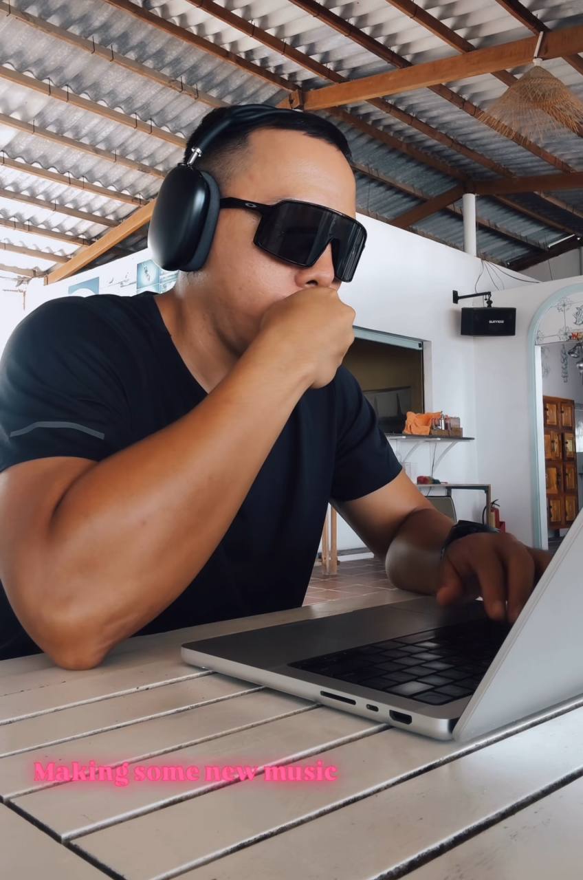 Tóc Tiên dọn ra khỏi biệt thự, Touliver có thay đổi khác lạ nhất từ trước đến nay?- Ảnh 3. Tóc Tiên dọn ra khỏi biệt thự, Touliver có thay đổi khác lạ nhất từ trước đến nay?- Ảnh 3.