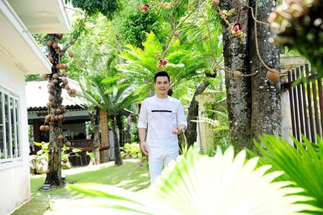 Ca sĩ đắt show hàng đầu miền Tây: Có biệt phủ 4.000m2 to nhất nhì An Giang, đổi xe xoành xoạch hơn 20 lần- Ảnh 9.