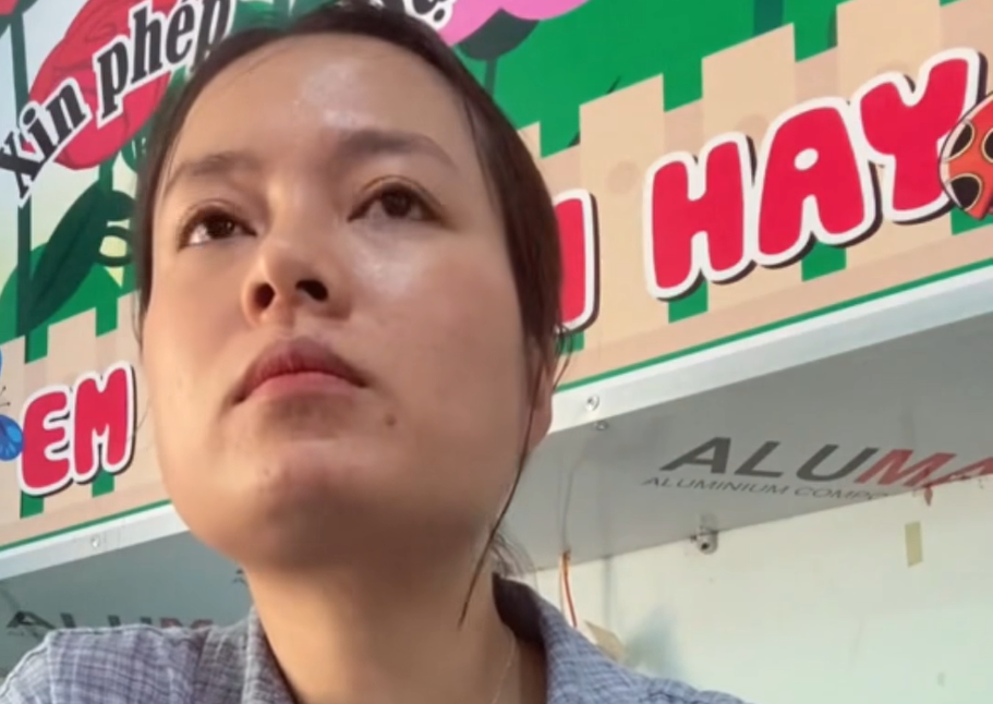 Khoảnh khắc trong lớp học khiến triệu người rơi nước mắt: "Mình có mẹ là đã quá may mắn rồi'- Ảnh 2.