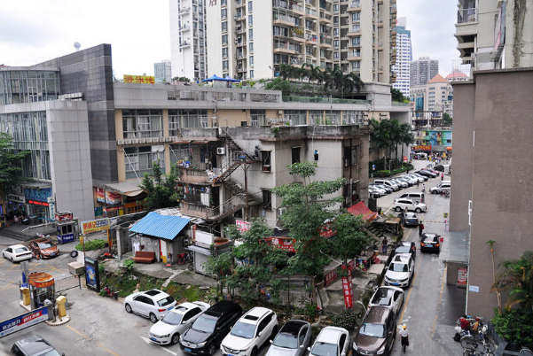 Biết ngôi nhà ở vị trí vàng, gia chủ đòi đền bù 1000 tỷ đồng mới di dời, chủ đầu tư tuyên bố: “Chúng tôi không cần nữa, muốn ở bao lâu thì ở”- Ảnh 1.