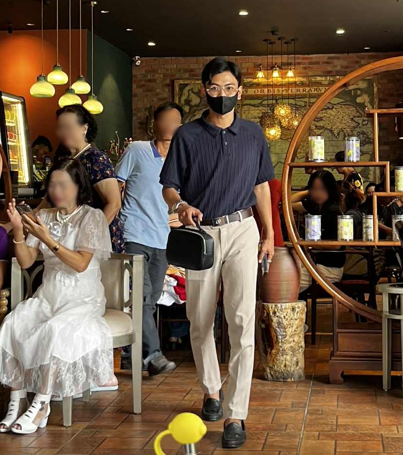 Đi xin lỗi bị từ chối, “tổng tài” về nhà có hành động lạ, khiến người thân lo lắng- Ảnh 1. Đi xin lỗi bị từ chối, “tổng tài” về nhà có hành động lạ, khiến người thân lo lắng- Ảnh 1.