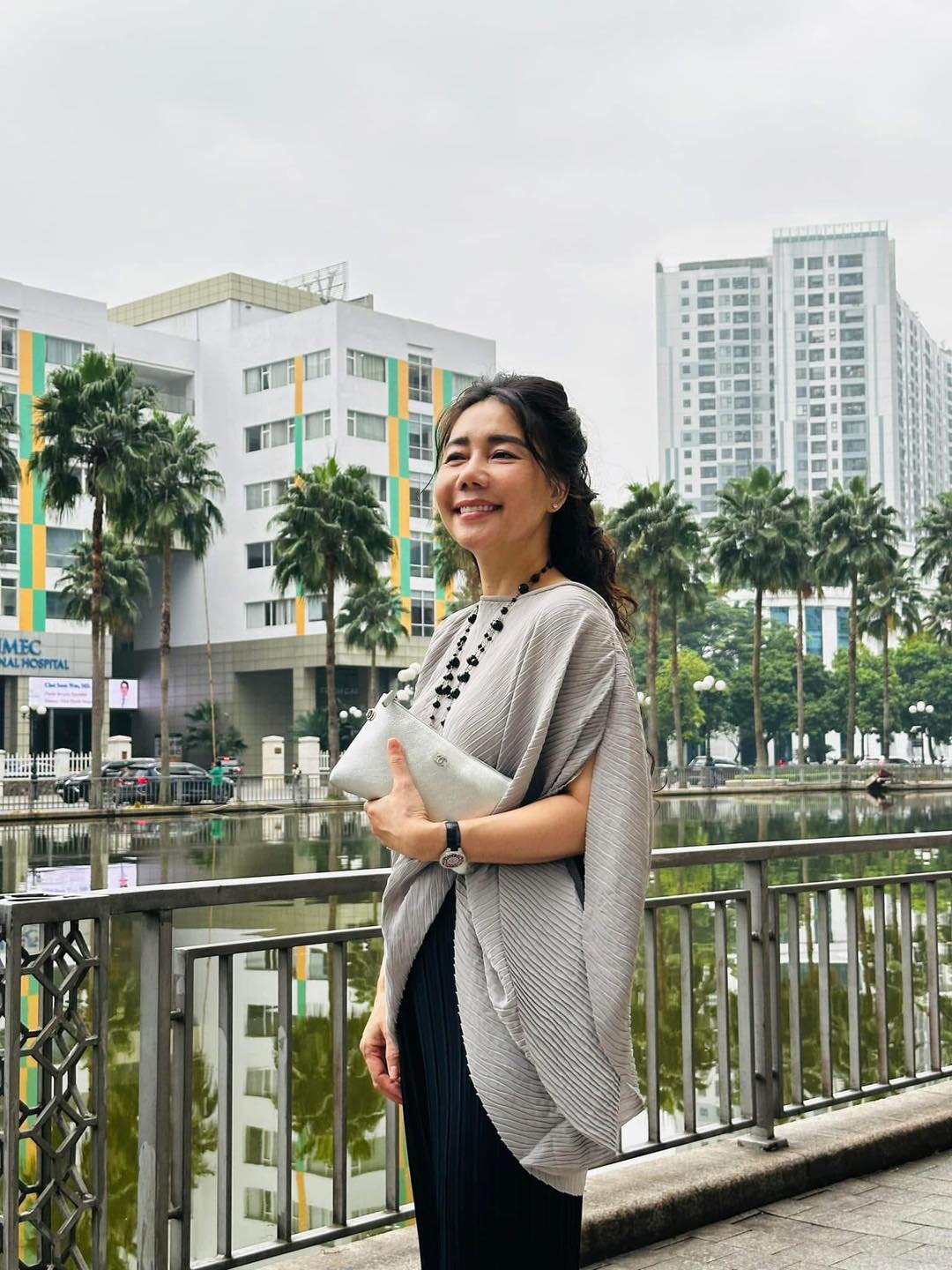 Chân dung người mẹ mời “tổng tài” ra khỏi quán cà phê: Khí chất này mới thật sự là tổng tài- Ảnh 6.
