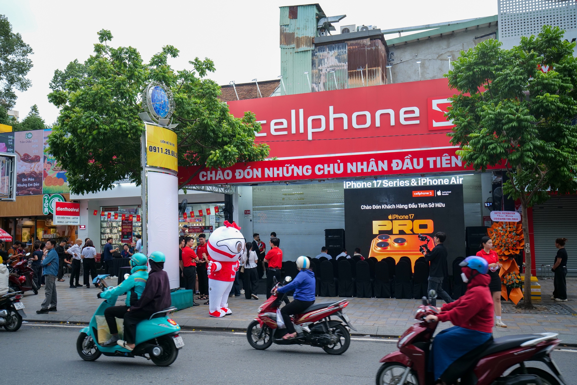 Choáng với số lượng iPhone 17 mở bán trong ngày đầu tiên- Ảnh 4.