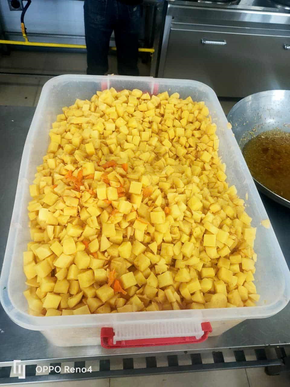 Xuýt xoa trước suất cơm SIÊU NGON tại 1 trường công lập ở Hà Nội: Thích nhất là phụ huynh được đến giám sát bếp ăn hàng tuần!- Ảnh 9.