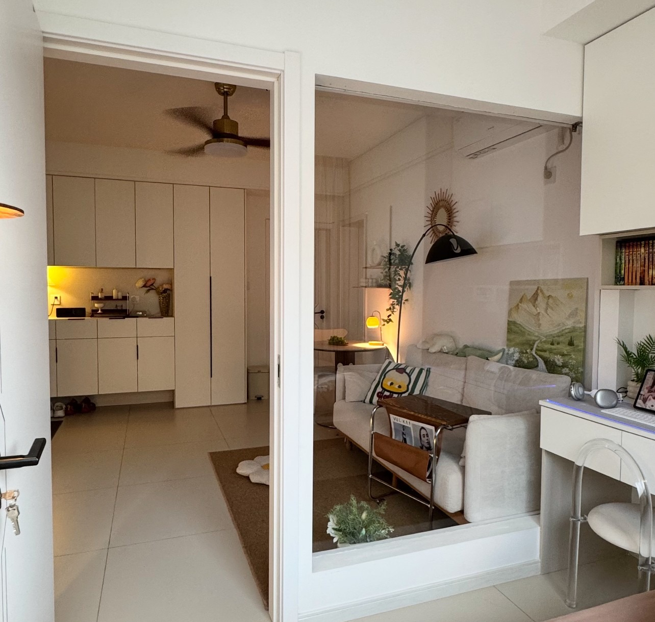 Ngắm căn hộ gây sốt của nữ tiếp viên hàng không: Xinh như mộng, nhìn góc nào cũng thấy "chữa lành"- Ảnh 1.