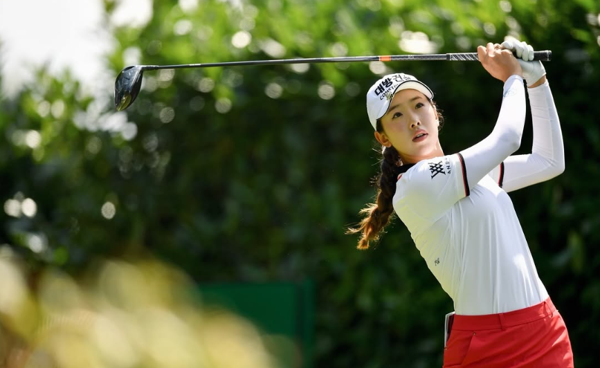 Nhan sắc ngoạn mục được bàn tán nhiều nhất thế giới: "không chỉ swing đẹp mà còn đẹp từ đầu đến chân"- Ảnh 3. Nhan sắc ngoạn mục được bàn tán nhiều nhất thế giới: "không chỉ swing đẹp mà còn đẹp từ đầu đến chân"- Ảnh 3.