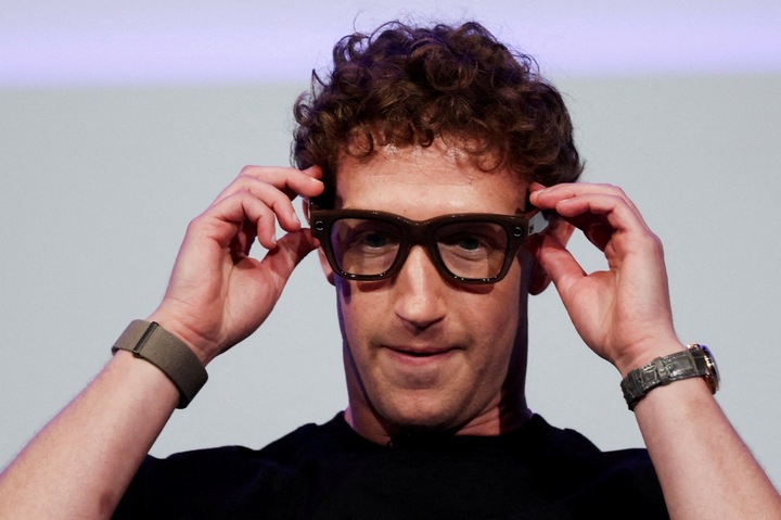 Mark Zuckerberg giới thiệu kính thông minh có màn hình, 'búng tay' điều khiển- Ảnh 1.