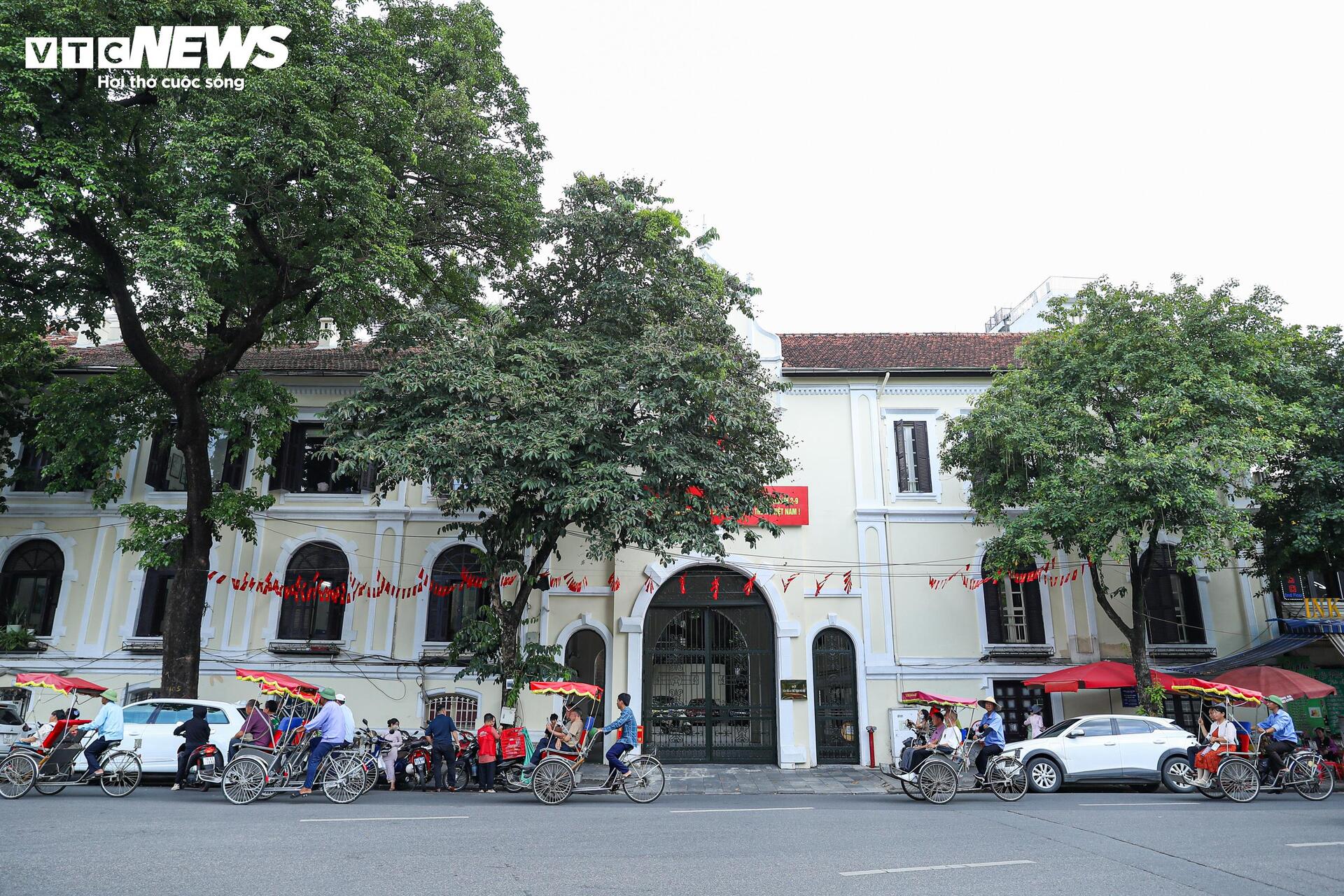 Cận cảnh 59 công trình trên đất vàng Hồ Gươm sắp phải di dời để xây quảng trường- Ảnh 18.