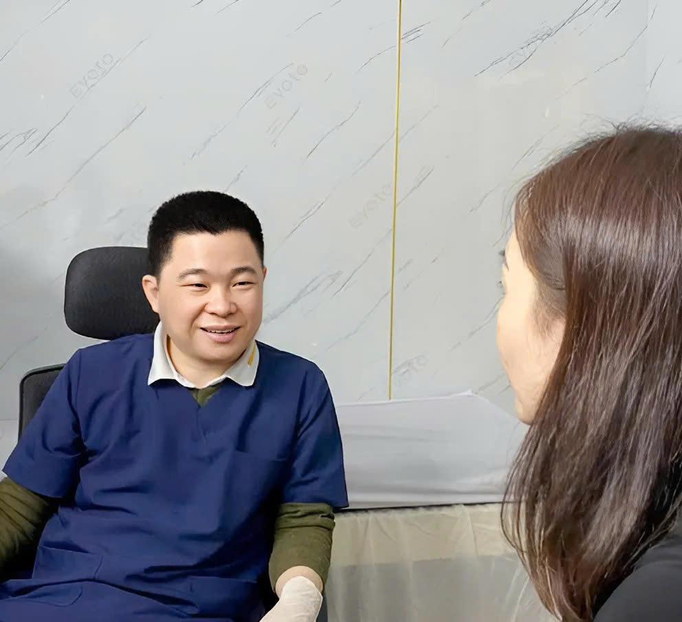 Bác sĩ Nguyễn Văn Chiều hé lộ những bước ngoặt y học ung thư trong 5 năm tới- Ảnh 1.