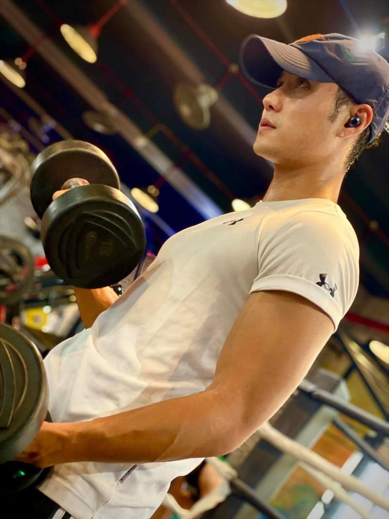 Cảnh vệ hàng không hot nhất Việt Nam hiện tại: Body đẹp nức nở, chị em xếp hàng đòi bay cùng- Ảnh 3. Cảnh vệ hàng không hot nhất Việt Nam hiện tại: Body đẹp nức nở, chị em xếp hàng đòi bay cùng- Ảnh 3.