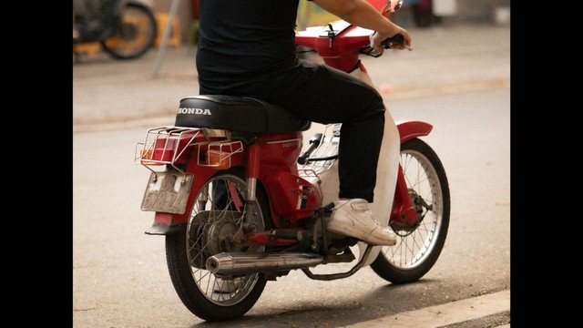 'Huyền thoại' xe Honda từng có giá bằng cả căn nhà mặt phố, nay có thể cầm lái với phí ngang 10 bát phở- Ảnh 7. 'Huyền thoại' xe Honda từng có giá bằng cả căn nhà mặt phố, nay có thể cầm lái với phí ngang 10 bát phở- Ảnh 7.