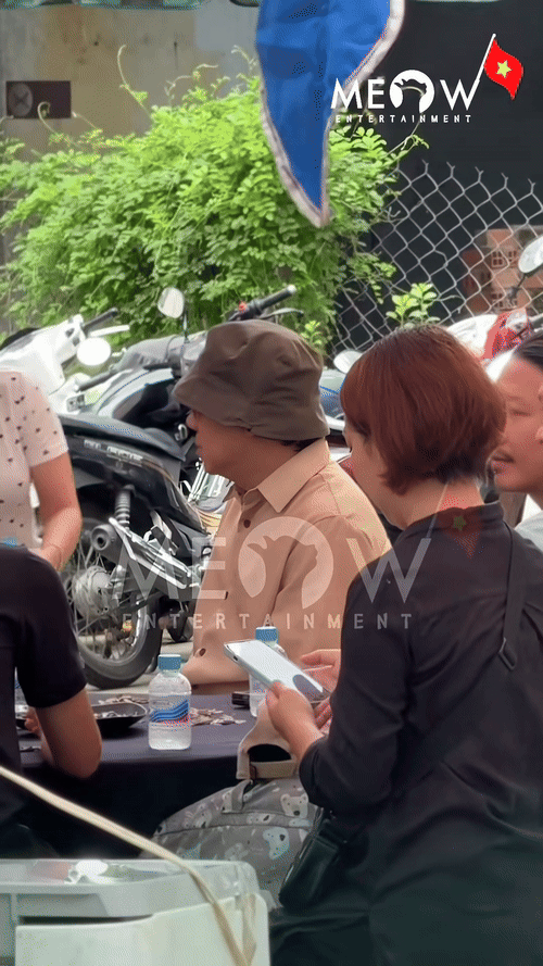 Tang lễ diễn viên Ngọc Trinh: NS Thành Lộc - Việt Hương đến tiễn biệt, dàn sao gửi hoa chia buồn- Ảnh 1.