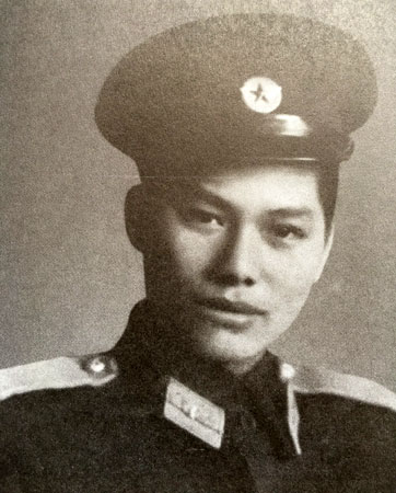 Trung tướng Phạm Phú Thái: Huyền thoại phi công Việt Nam 4 lần "tung cánh" bay qua Quảng trường Ba Đình trong những tháng ngày lịch sử- Ảnh 4. Trung tướng Phạm Phú Thái: Huyền thoại phi công Việt Nam 4 lần "tung cánh" bay qua Quảng trường Ba Đình trong những tháng ngày lịch sử- Ảnh 4.
