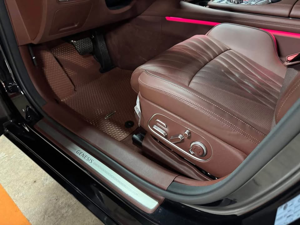 Hàng hiếm Genesis G90 gần như mới giá 5,1 tỷ đồng đắt ngang S-Class ‘đập hộp’: Ghế sau như Maybach, ADAS hơn xe Đức- Ảnh 8. Hàng hiếm Genesis G90 gần như mới giá 5,1 tỷ đồng đắt ngang S-Class ‘đập hộp’: Ghế sau như Maybach, ADAS hơn xe Đức- Ảnh 8.