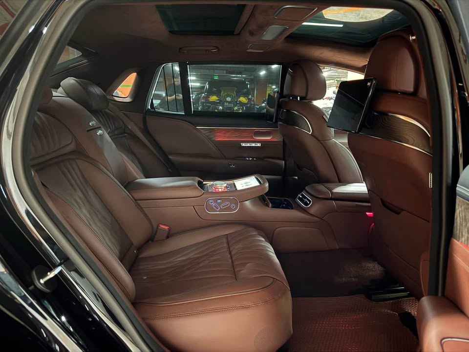 Hàng hiếm Genesis G90 gần như mới giá 5,1 tỷ đồng đắt ngang S-Class ‘đập hộp’: Ghế sau như Maybach, ADAS hơn xe Đức- Ảnh 6. Hàng hiếm Genesis G90 gần như mới giá 5,1 tỷ đồng đắt ngang S-Class ‘đập hộp’: Ghế sau như Maybach, ADAS hơn xe Đức- Ảnh 6.