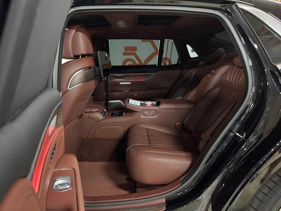 Hàng hiếm Genesis G90 gần như mới giá 5,1 tỷ đồng đắt ngang S-Class ‘đập hộp’: Ghế sau như Maybach, ADAS hơn xe Đức- Ảnh 7. Hàng hiếm Genesis G90 gần như mới giá 5,1 tỷ đồng đắt ngang S-Class ‘đập hộp’: Ghế sau như Maybach, ADAS hơn xe Đức- Ảnh 7.